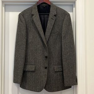 J Crew Ludlow tailored herringbone tweed wool Italian cloth sport jacket.